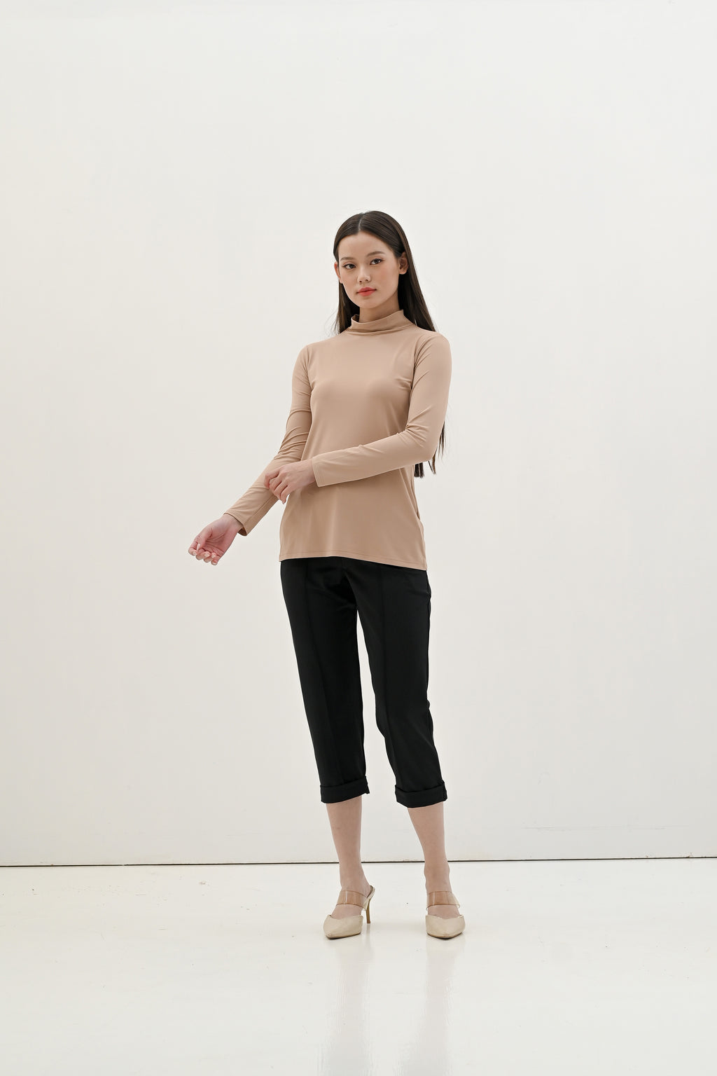 Winner Vogue Deandra Turtle Neck Nylon Lengan Panjang Wanita