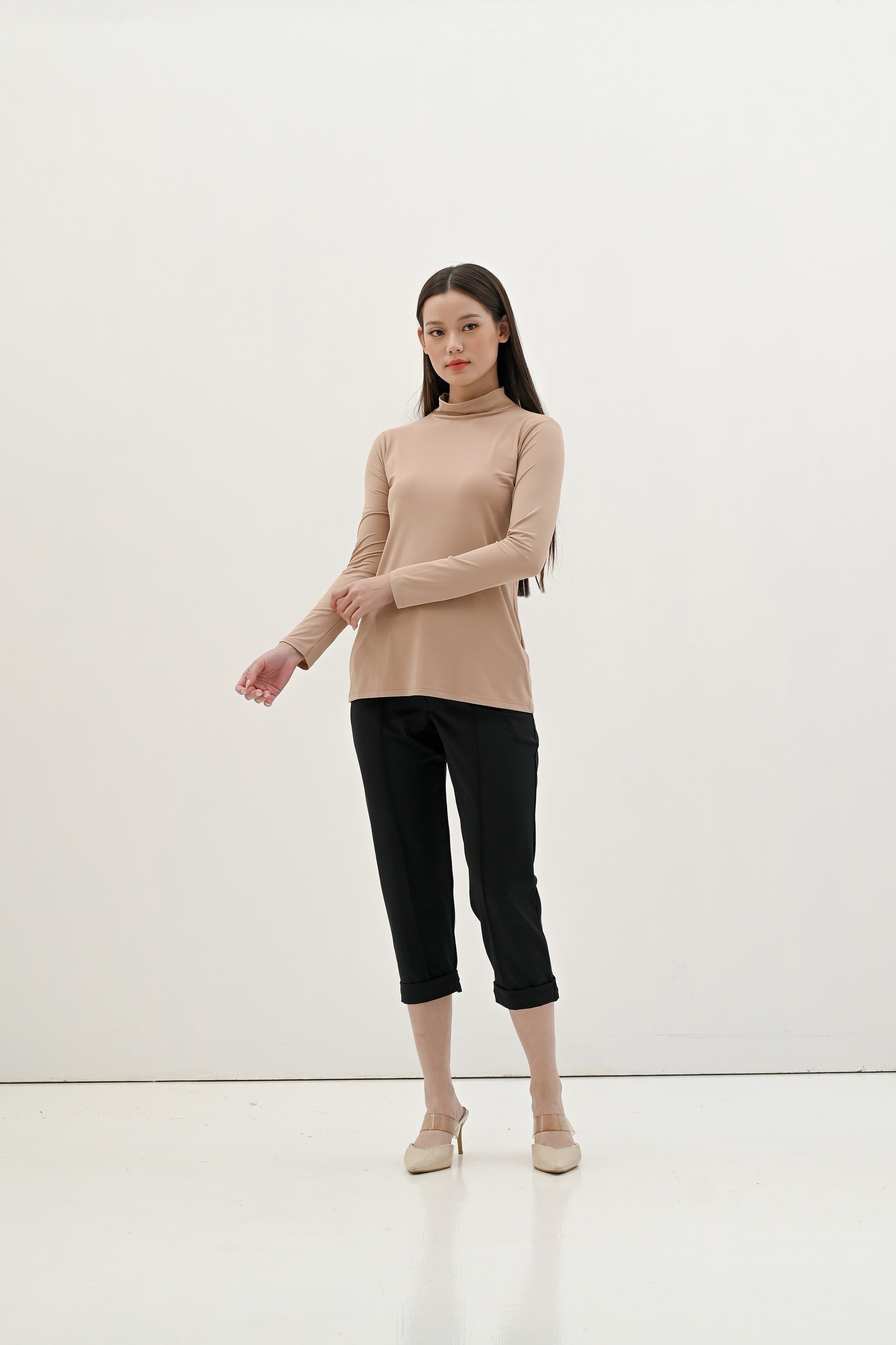 Winner Vogue Deandra Turtle Neck Nylon Lengan Panjang Wanita